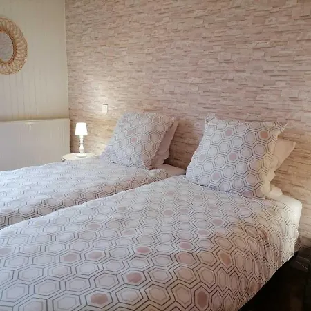 En Campagne Renove Avec Cheminee, Grands Jardins, Wifi, Pres D'un Village Medieval. - Fr-1-410-334 別荘 *