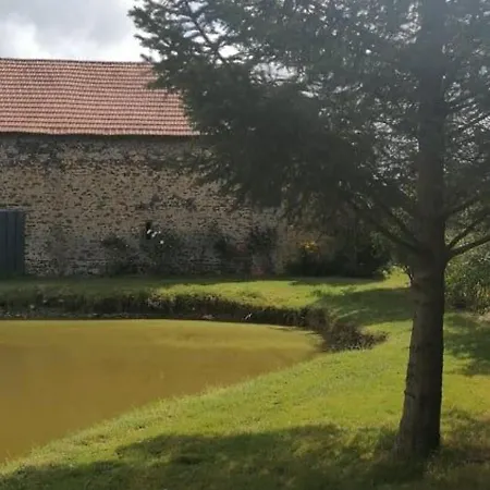 En Campagne Rénové Avec Cheminée, Grands Jardins, Wifi, Près D'un Village Médiéval. - Fr-1-410-334 Hébergement de vacances *