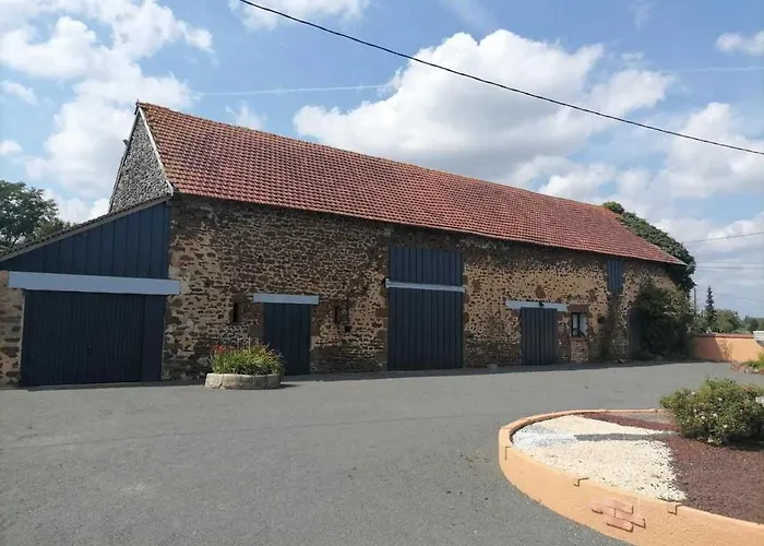 En Campagne Renove Avec Cheminee, Grands Jardins, Wifi, Pres D'un Village Medieval. - Fr-1-410-334 Prázdninový dům